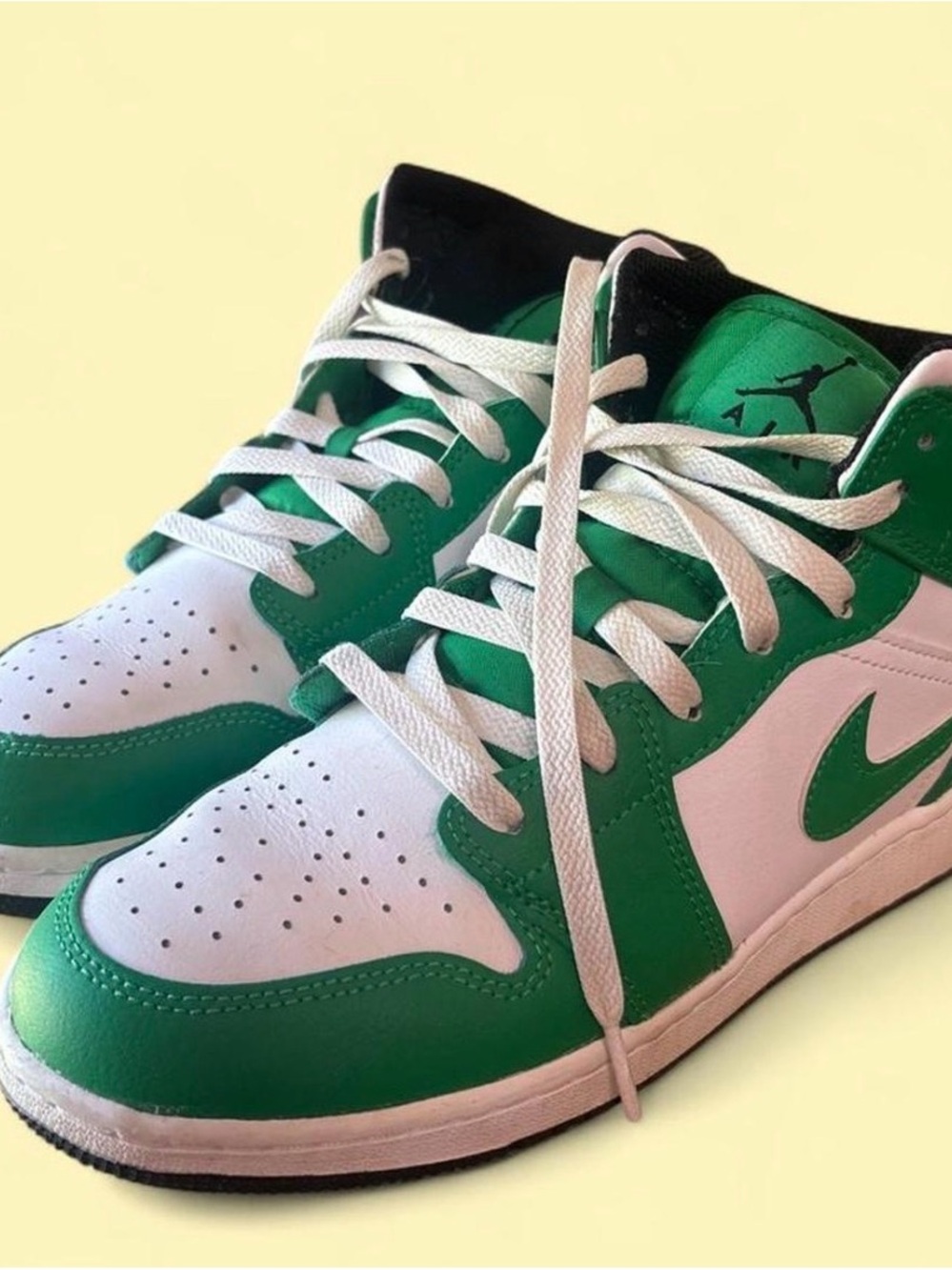 Jordan Green White Low-Top Sneakers